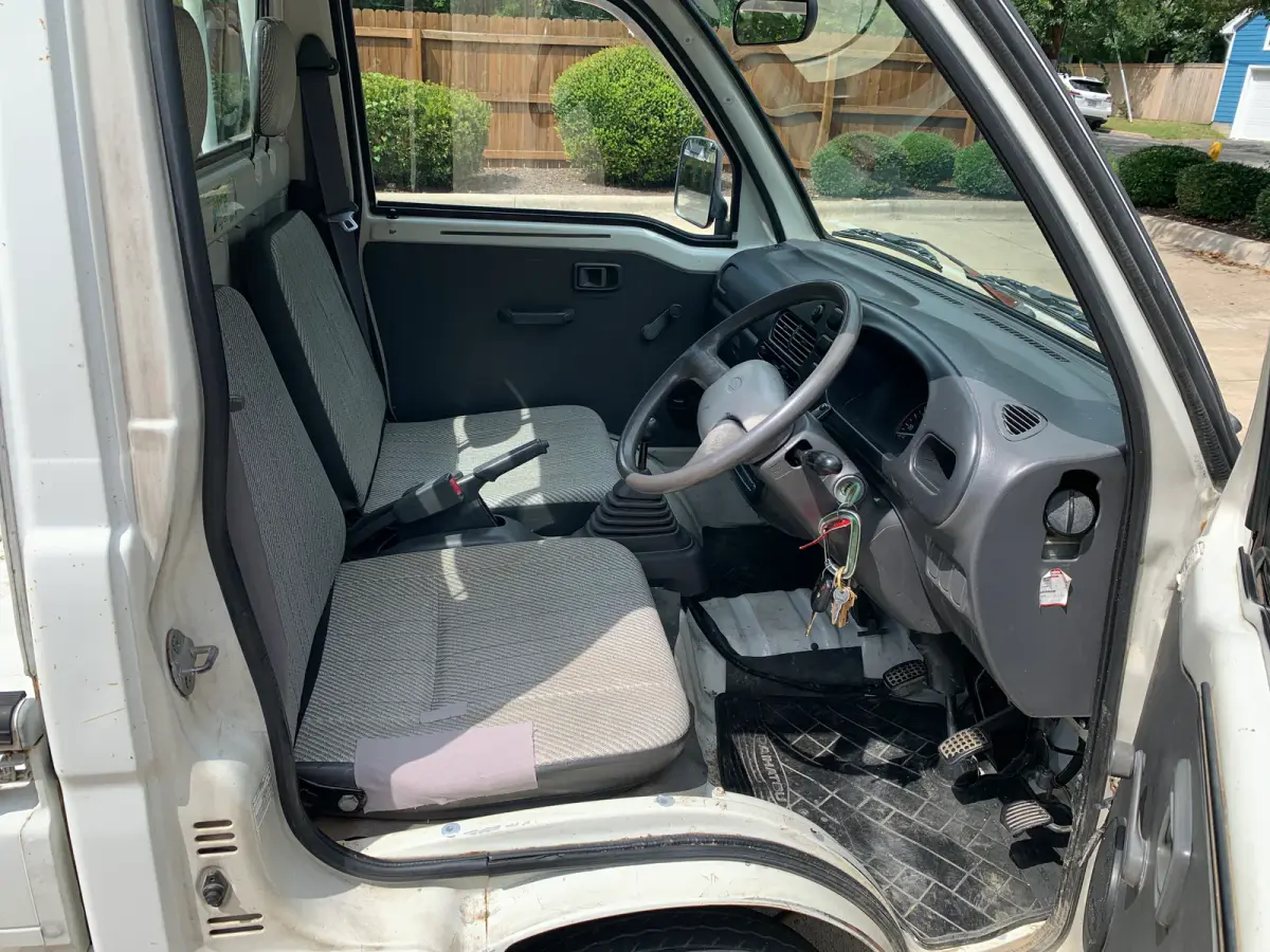 1996 Daihatsu Hijet, 4WD + AC, a Kei Truck, for sale at Sunshine Imports in Austin, TX (photo 7 of 11)