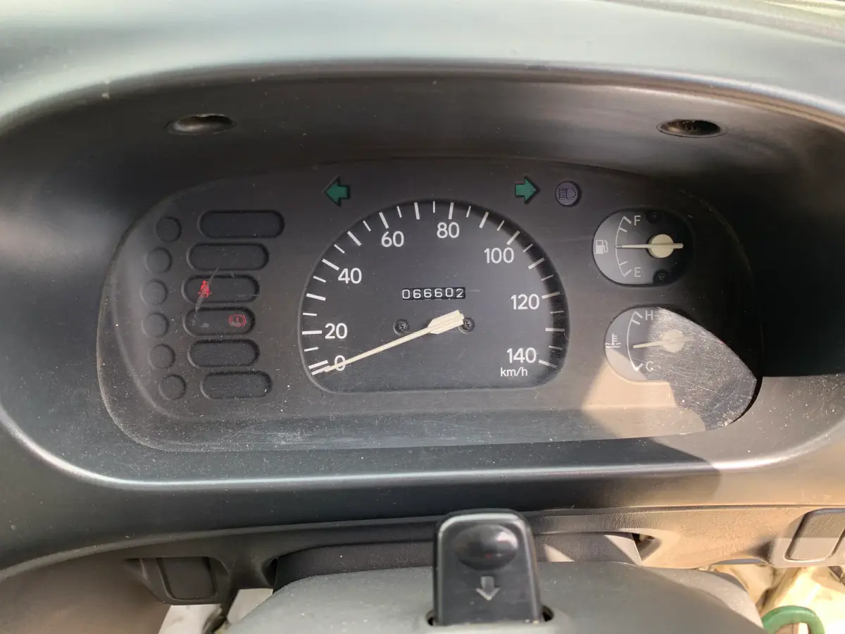 1996 Daihatsu Hijet, 4WD + AC, a Kei Truck, for sale at Sunshine Imports in Austin, TX (photo 8 of 11)