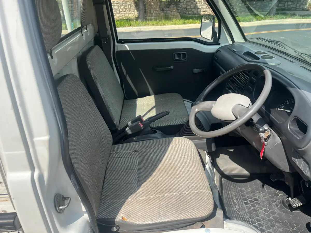 1996 Daihatsu Hijet, 4WD, a Kei Truck, for sale at Sunshine Imports in Austin, TX (photo 7 of 11)
