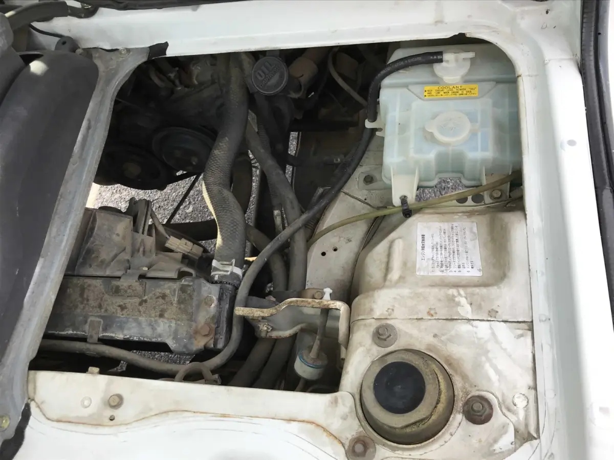 1996 Daihatsu Hijet, 4WD, a Kei Truck, for sale at Sunshine Imports in Austin, TX (photo 9 of 11)