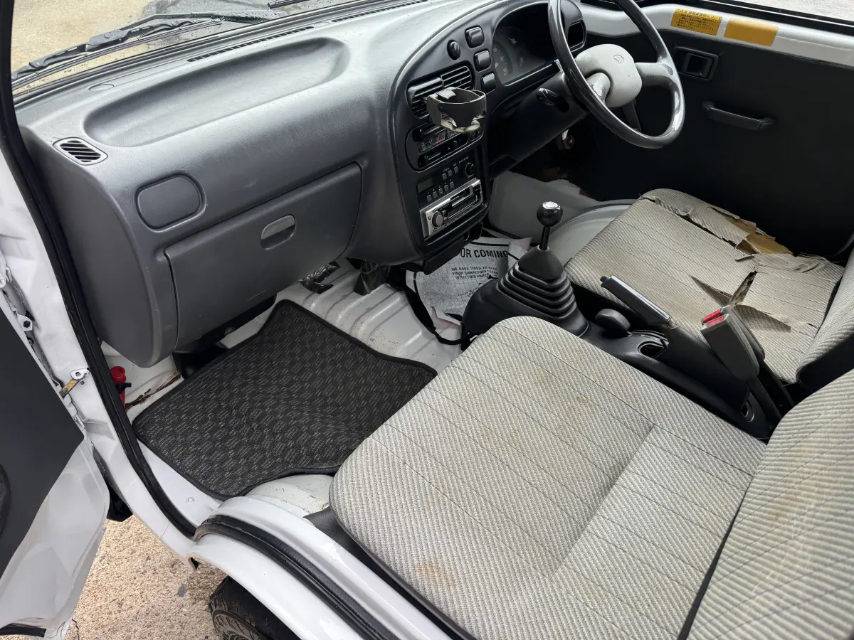 1996 Daihatsu Hijet, a Kei Truck, for sale at Northeast Auto Imports in Hudson, NH (photo 10 of 19)