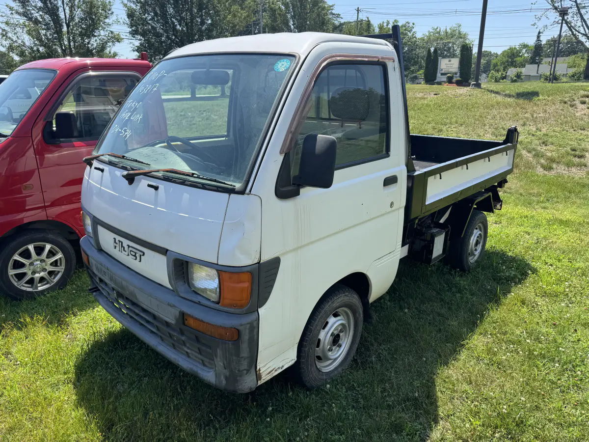 1996 Daihatsu Hijet, a Kei Truck, for sale at Northeast Auto Imports in Hudson, NH (photo 19 of 19)