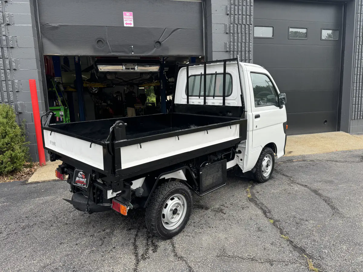 1996 Daihatsu Hijet, a Kei Truck, for sale at Northeast Auto Imports in Hudson, NH (photo 6 of 19)