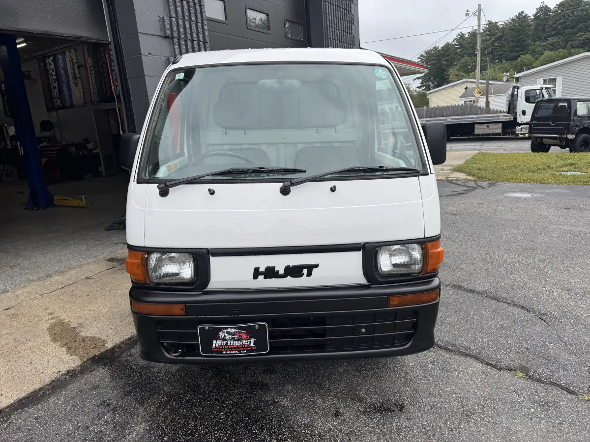 1996 Daihatsu Hijet, a Kei Truck, for sale at Northeast Auto Imports in Hudson, NH (photo 9 of 19)