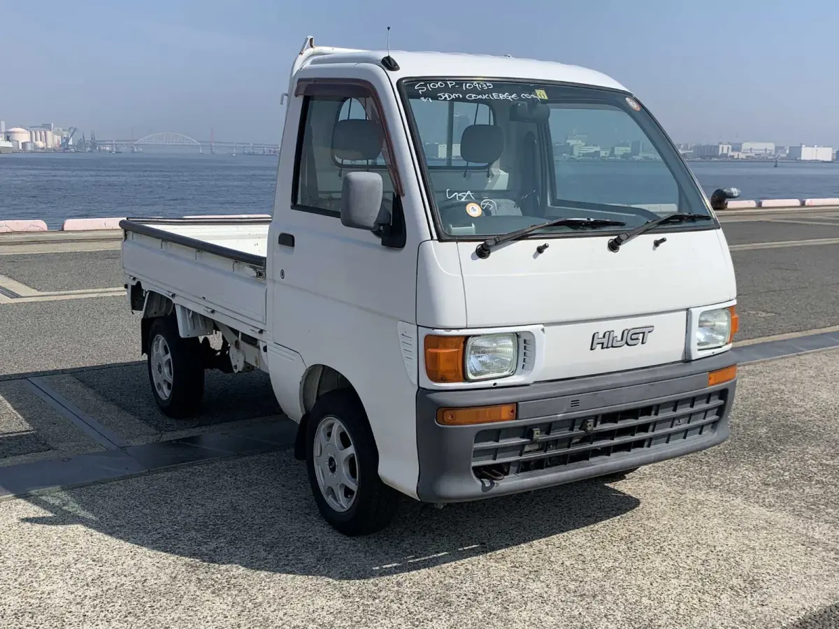 1997 Daihatsu Hijet, 2WD and AC, a Kei Truck, for sale at Sunshine Imports in Austin, TX (photo 1 of 12)