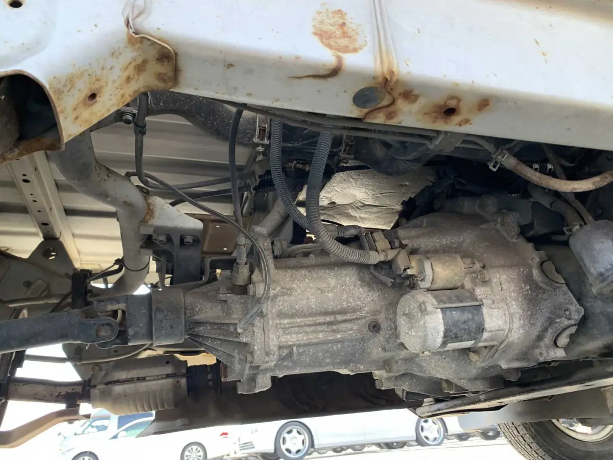 1997 Daihatsu Hijet, 2WD and AC, a Kei Truck, for sale at Sunshine Imports in Austin, TX (photo 9 of 12)