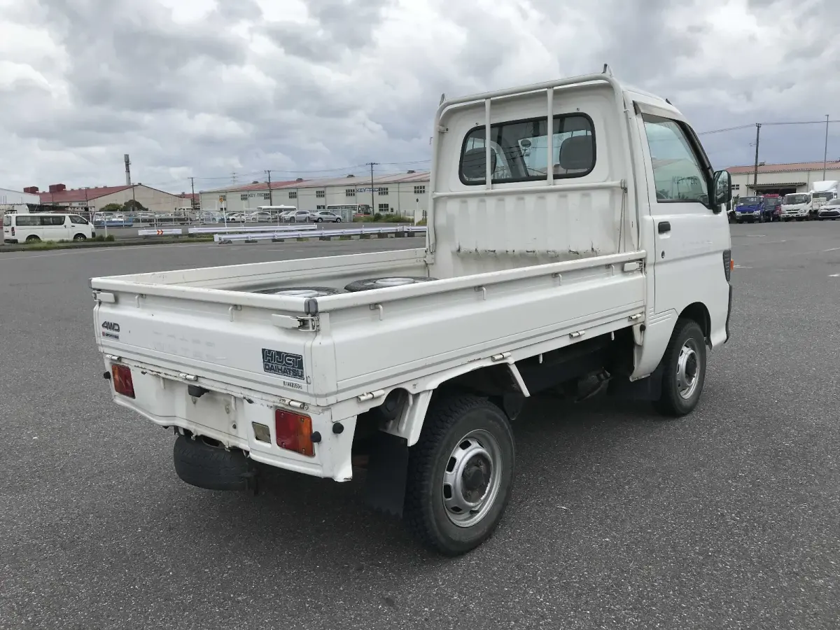 1997 Daihatsu Hijet, 4WD, a Kei Truck, for sale at Sunshine Imports in Austin, TX (photo 4 of 11)