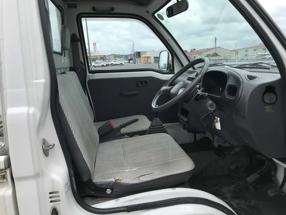 1997 Daihatsu Hijet, 4WD, a Kei Truck, for sale at Sunshine Imports in Austin, TX (photo 6 of 11)