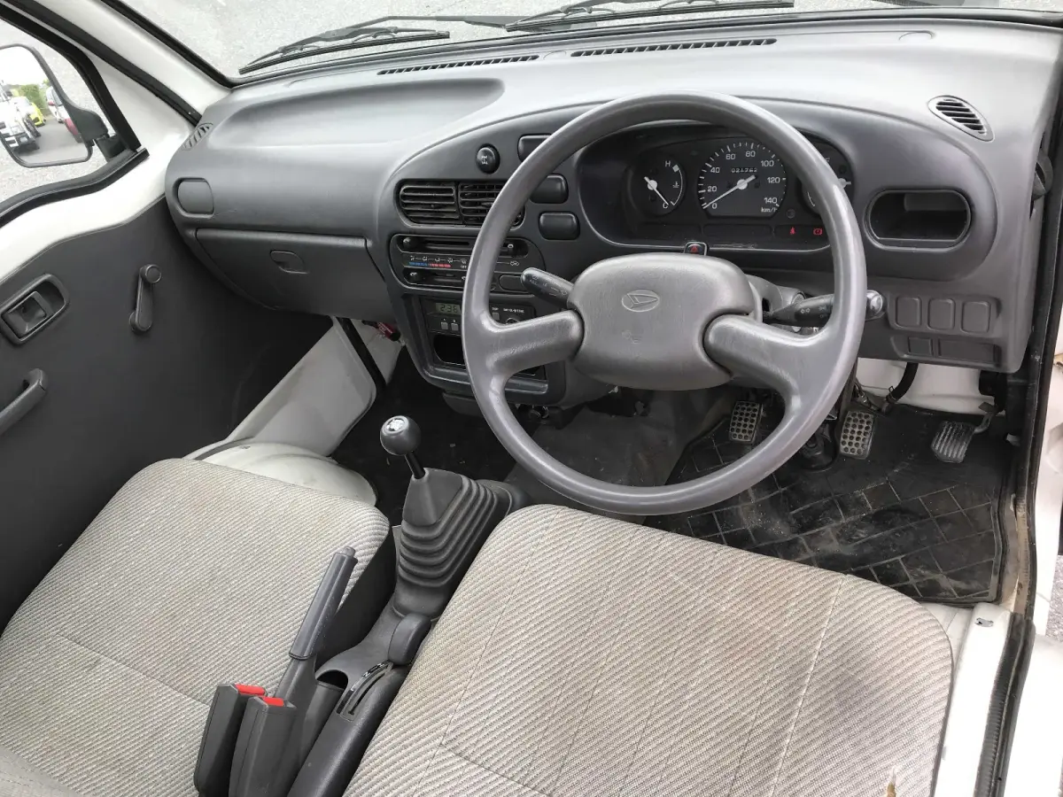 1997 Daihatsu Hijet, 4WD, a Kei Truck, for sale at Sunshine Imports in Austin, TX (photo 7 of 11)