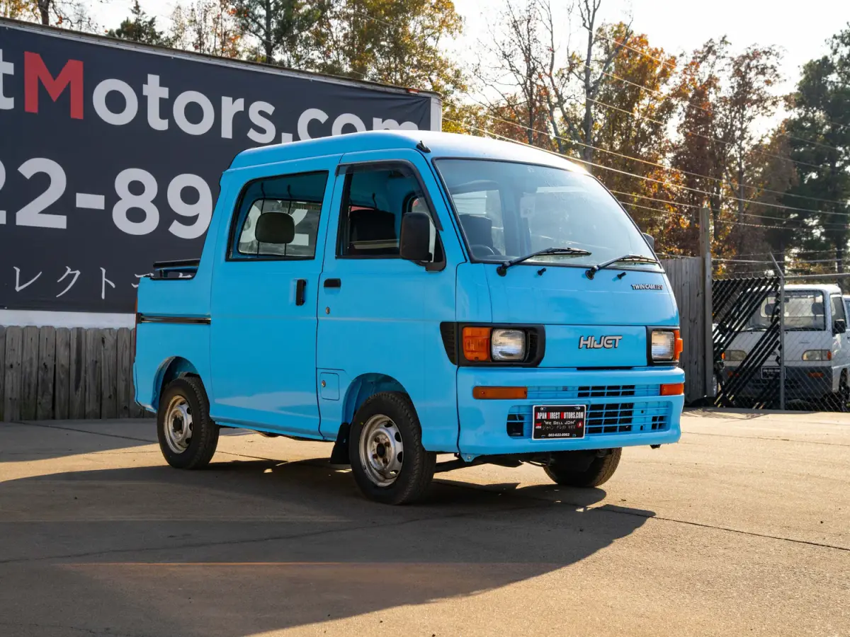 1997 Daihatsu Hijet DeckVan, a blue Kei Truck, for sale at Japan Direct Motors in Irmo, SC (photo 5 of 12)