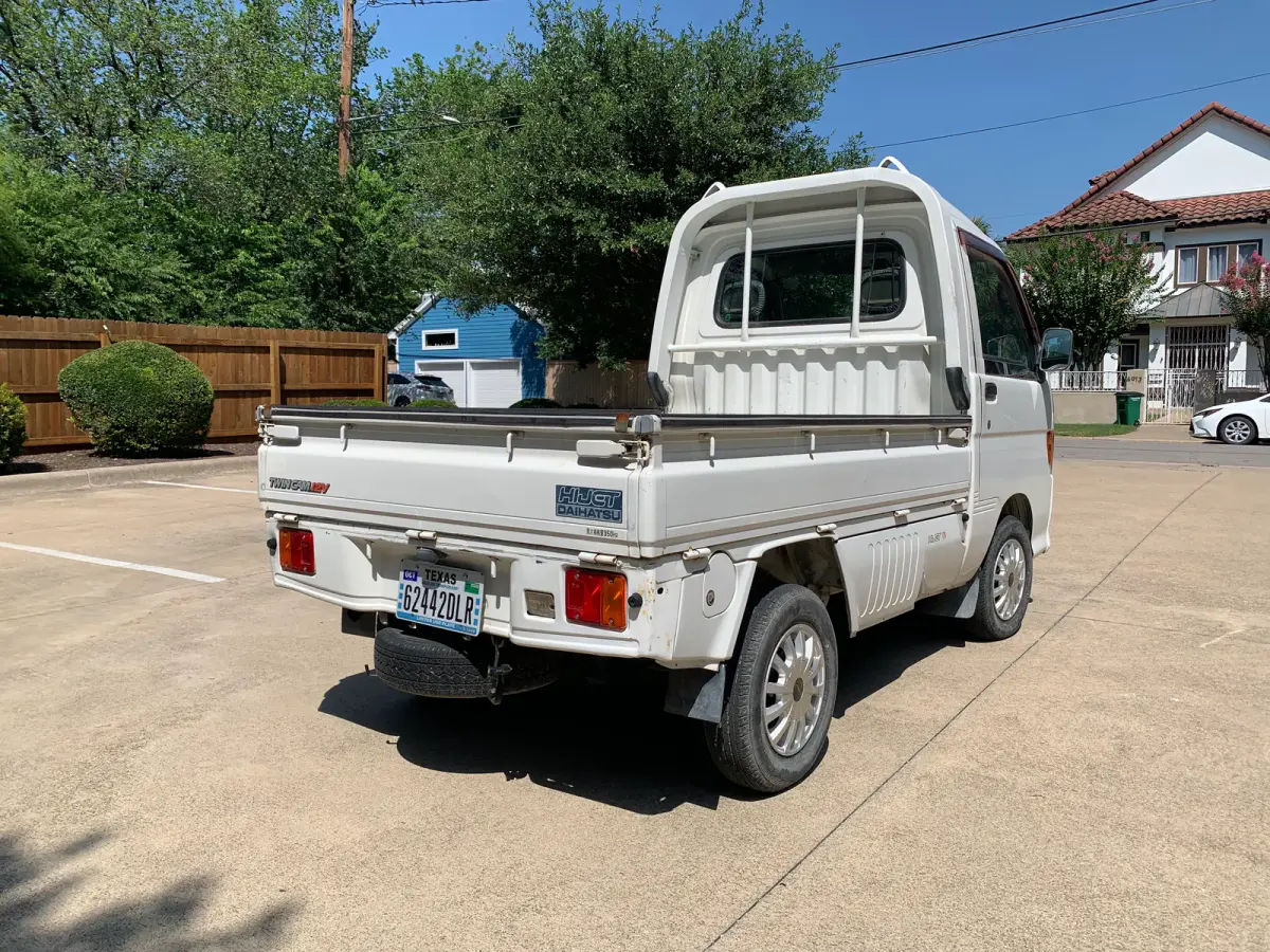 1997 Daihatsu Hijet IS, 2WD + AC + Body Kit, a Kei Truck, for sale at Sunshine Imports in Austin, TX (photo 3 of 11)