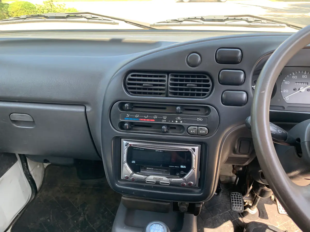 1997 Daihatsu Hijet IS, 2WD + AC + Body Kit, a Kei Truck, for sale at Sunshine Imports in Austin, TX (photo 8 of 11)