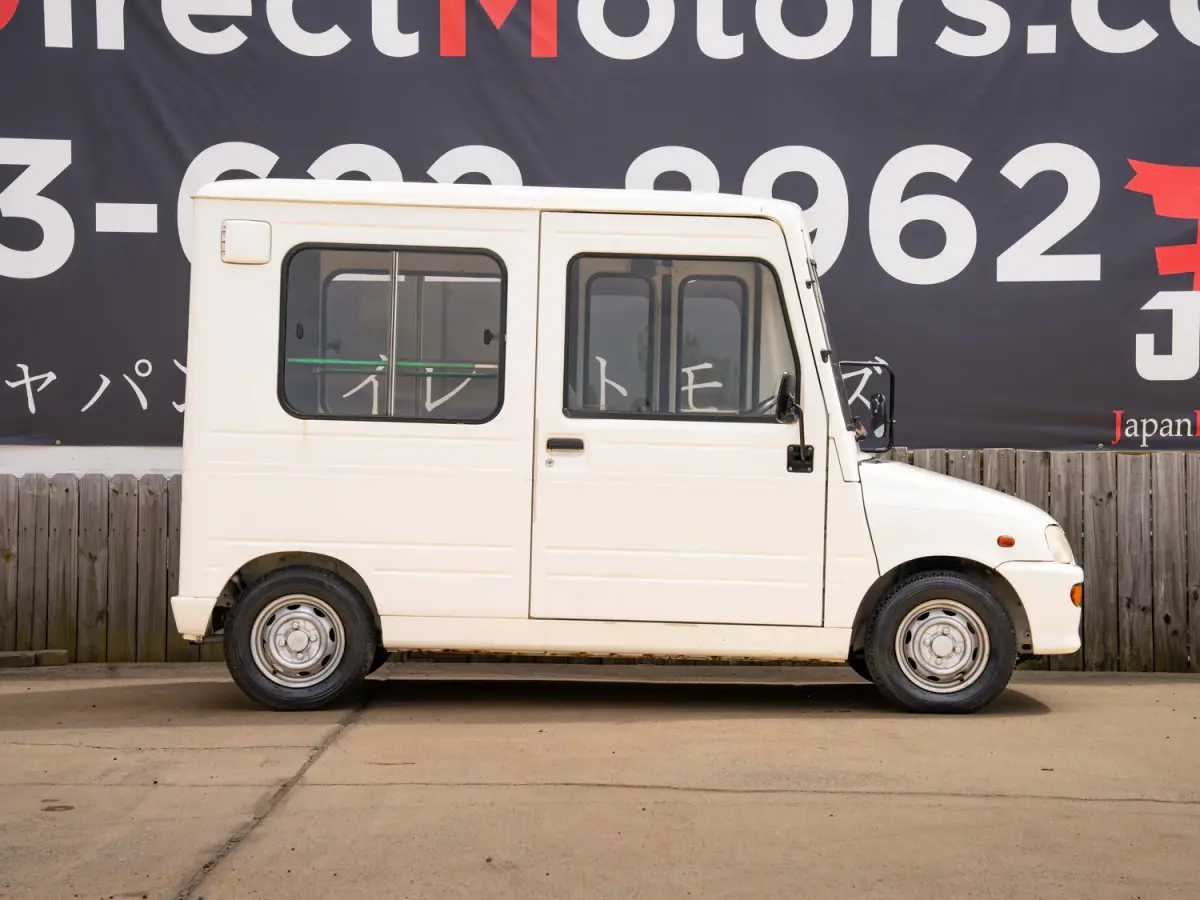 1997 Daihatsu Mira Walkthrough Van, a white Kei Van, for sale at Japan Direct Motors in Irmo, SC (photo 10 of 12)