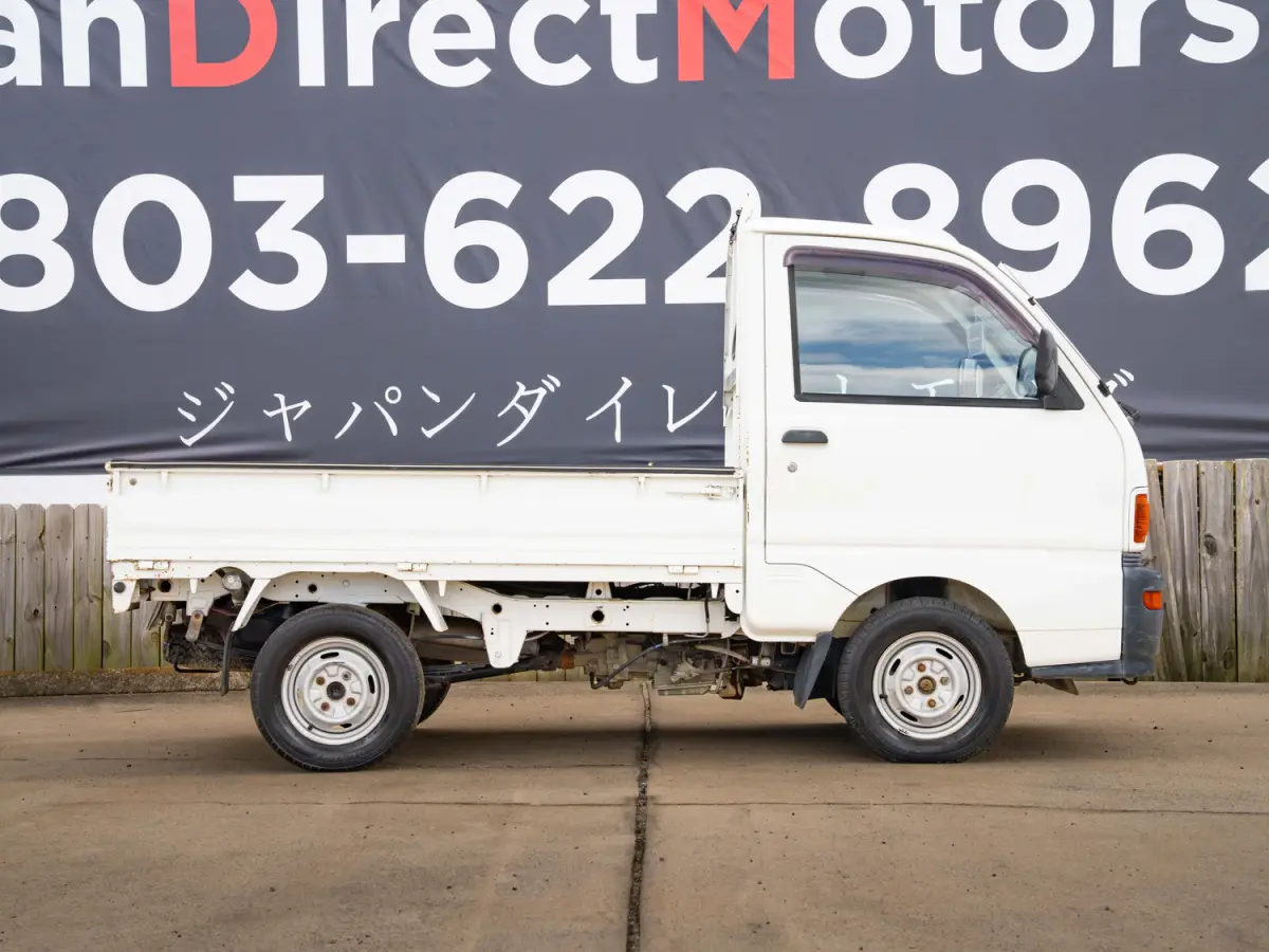1997 Mitsubishi Minicab Automatic, a white Kei Truck, for sale at Japan Direct Motors in Irmo, SC (photo 10 of 12)