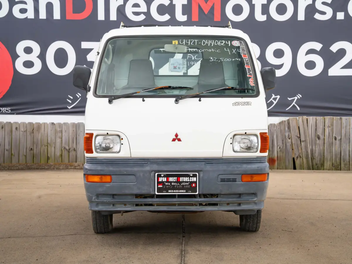 1997 Mitsubishi Minicab Automatic, a white Kei Truck, for sale at Japan Direct Motors in Irmo, SC (photo 4 of 12)