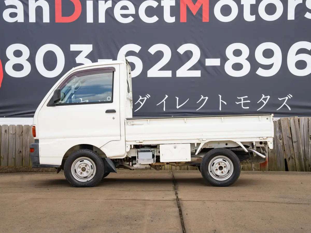 1997 Mitsubishi Minicab Automatic, a white Kei Truck, for sale at Japan Direct Motors in Irmo, SC (photo 6 of 12)
