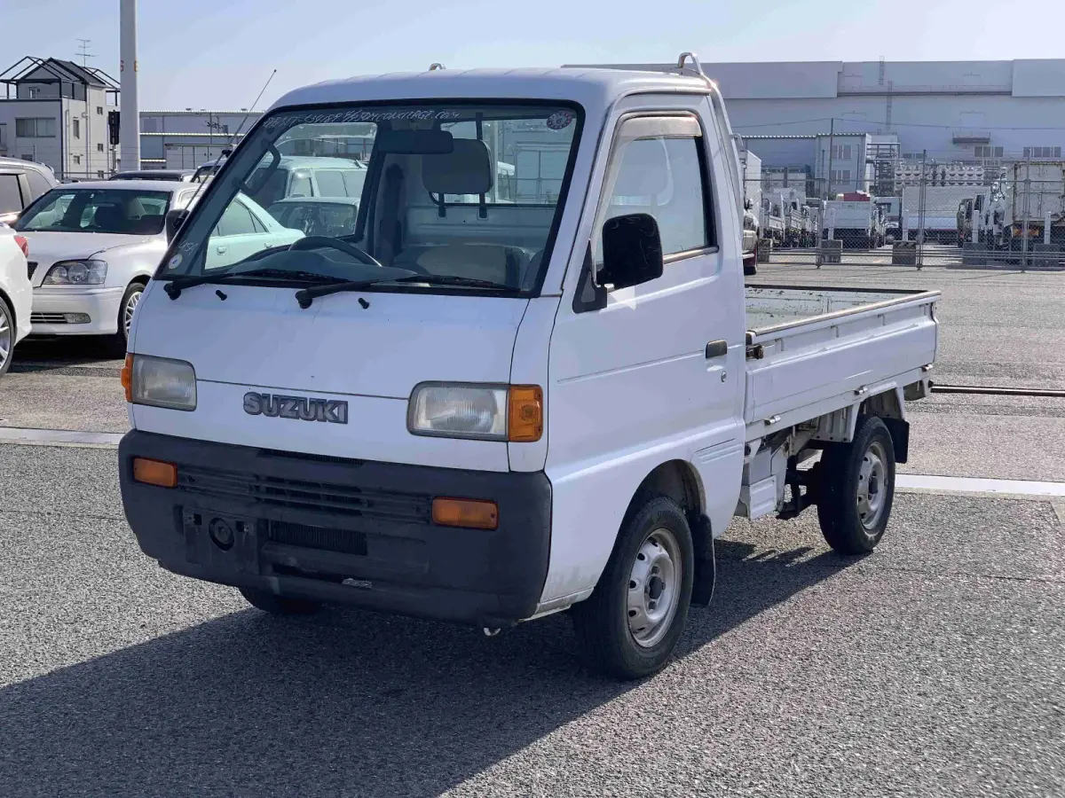 1997 Suzuki Carry, 4WD and AC, a Kei Truck, for sale at Sunshine Imports in Austin, TX (photo 2 of 11)