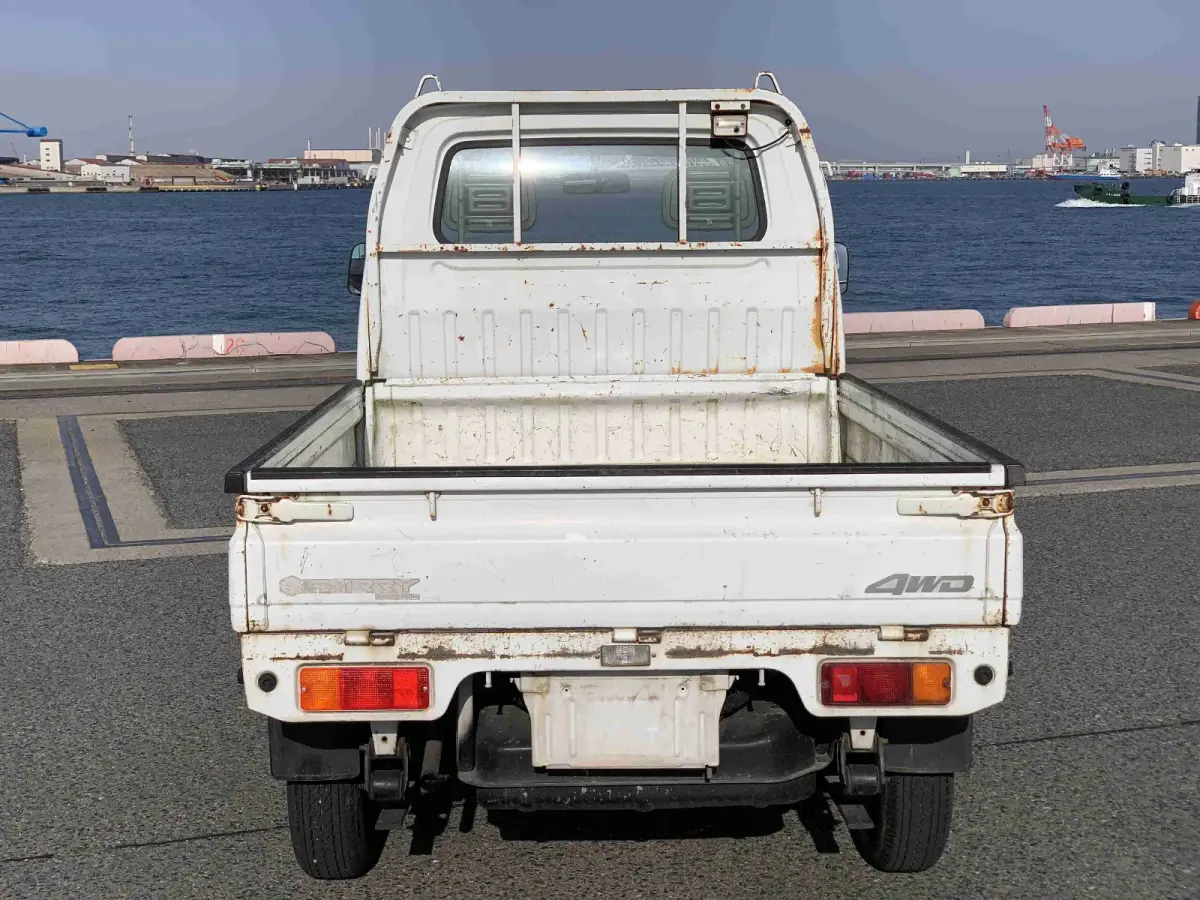 1997 Suzuki Carry, 4WD and AC, a Kei Truck, for sale at Sunshine Imports in Austin, TX (photo 5 of 11)