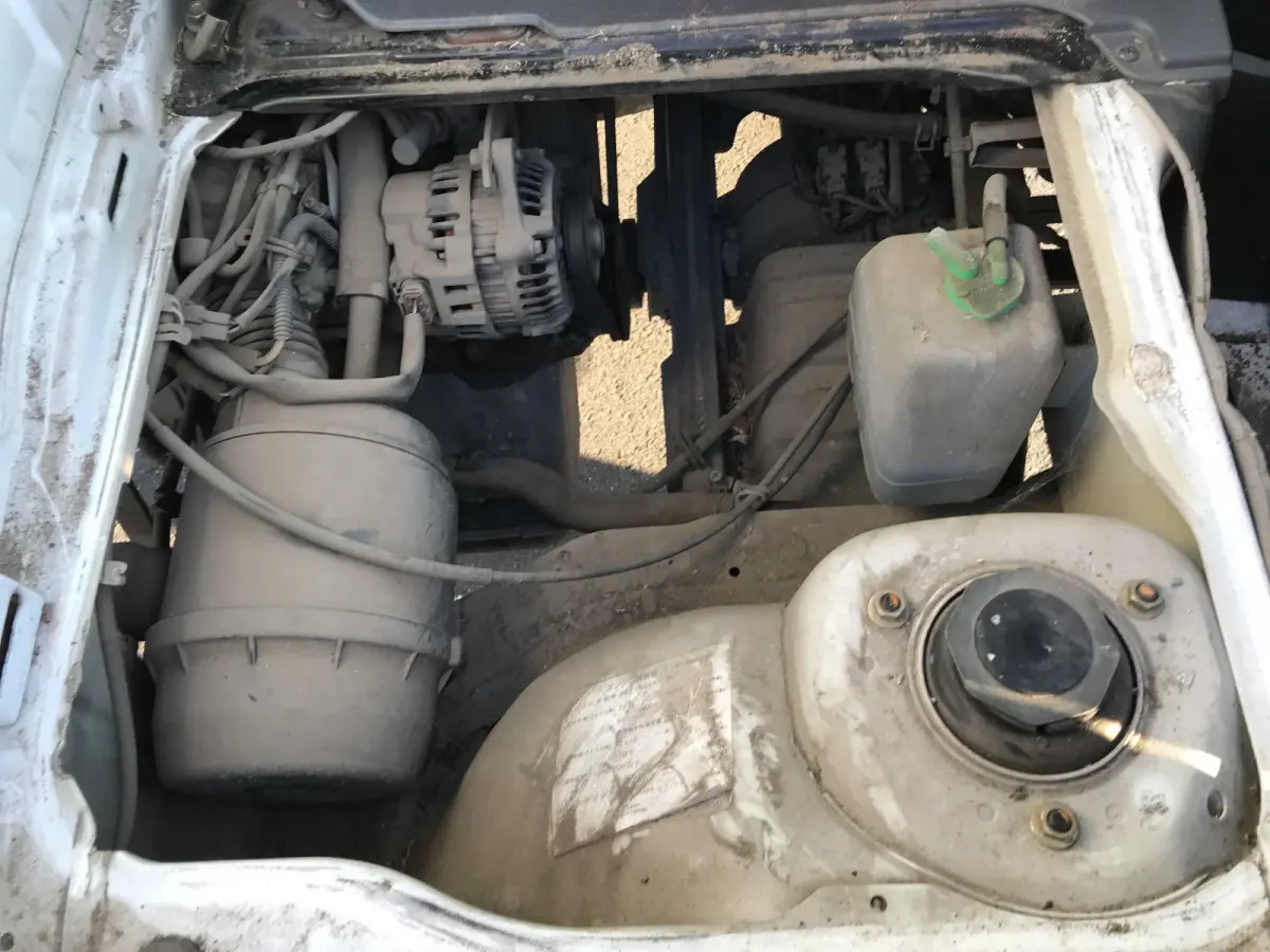 1997 Suzuki Carry, 4WD, a Kei Truck, for sale at Sunshine Imports in Austin, TX (photo 10 of 11)