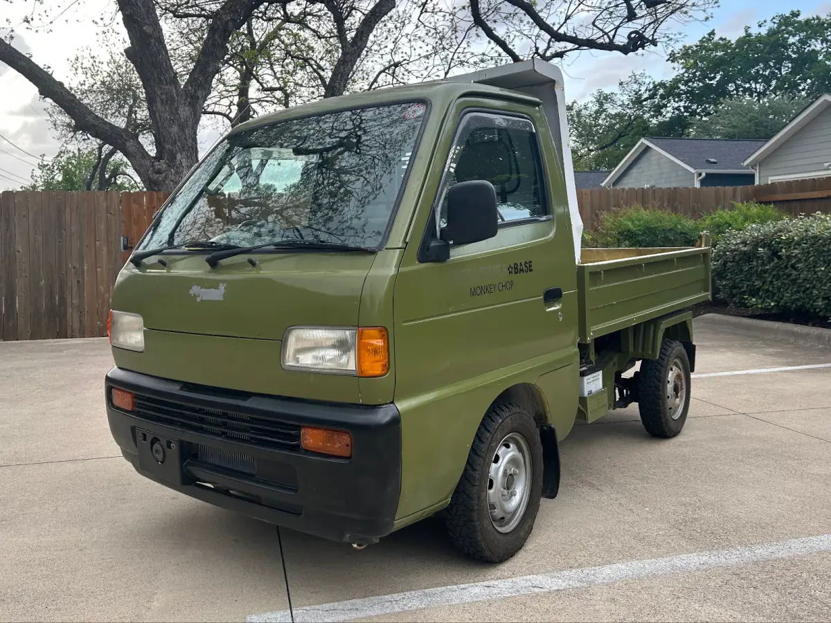 1997 Suzuki Carry Dump, 2WD + AC, a Kei Truck, for sale at Sunshine Imports in Austin, TX (photo 4 of 12)