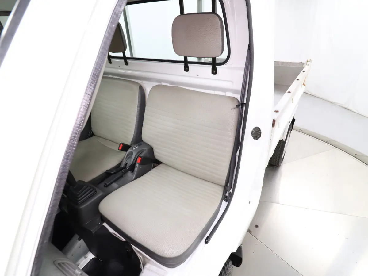 1997 Suzuki Carry Dump Bed, a white Kei Truck, for sale at Duncan Imports & Classic Cars in Christiansburg, VA (photo 20 of 45)