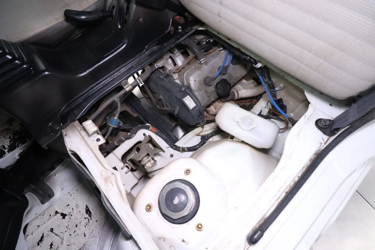 1997 Suzuki Carry Dump Bed, a Kei Truck, for sale at Duncan Imports & Classic Cars in Christiansburg, VA (photo 22 of 57)