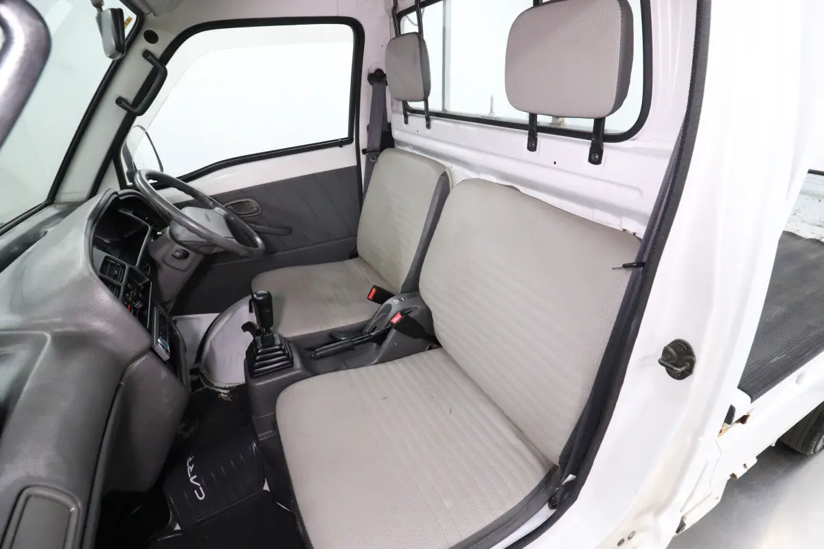 1997 Suzuki Carry, a white Kei Truck, for sale at Duncan Imports & Classic Cars in Christiansburg, VA (photo 17 of 49)
