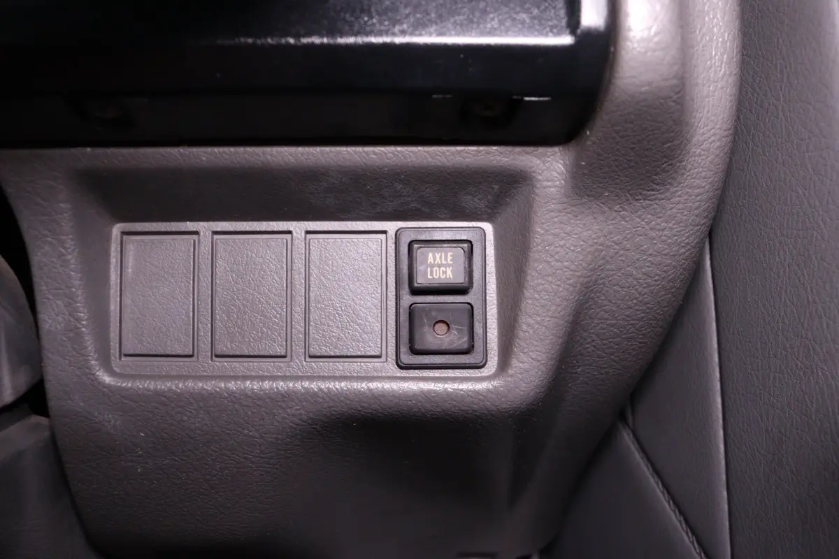 1997 Suzuki Carry, a white Kei Truck, for sale at Duncan Imports & Classic Cars in Christiansburg, VA (photo 42 of 49)