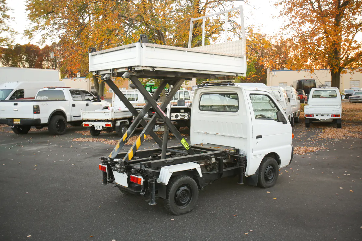 1997 Suzuki Carry Scissor Dump, a Kei Truck, for sale at Street Legal Mini Trucks in Philadelphia, PA (photo 5 of 12)