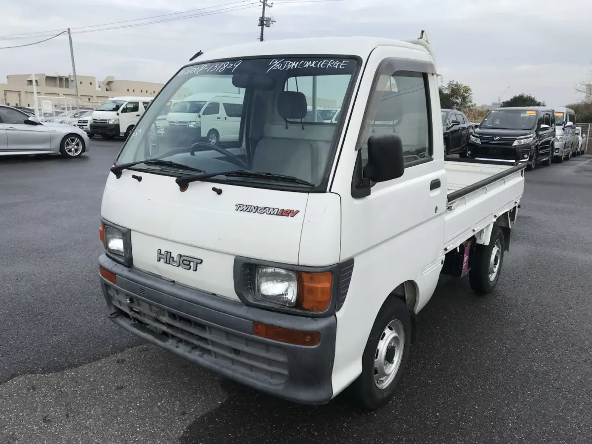 1998 Daihatsu Hijet, 2WD and AC + Automatic, a Kei Truck, for sale at Sunshine Imports in Austin, TX (photo 2 of 11)