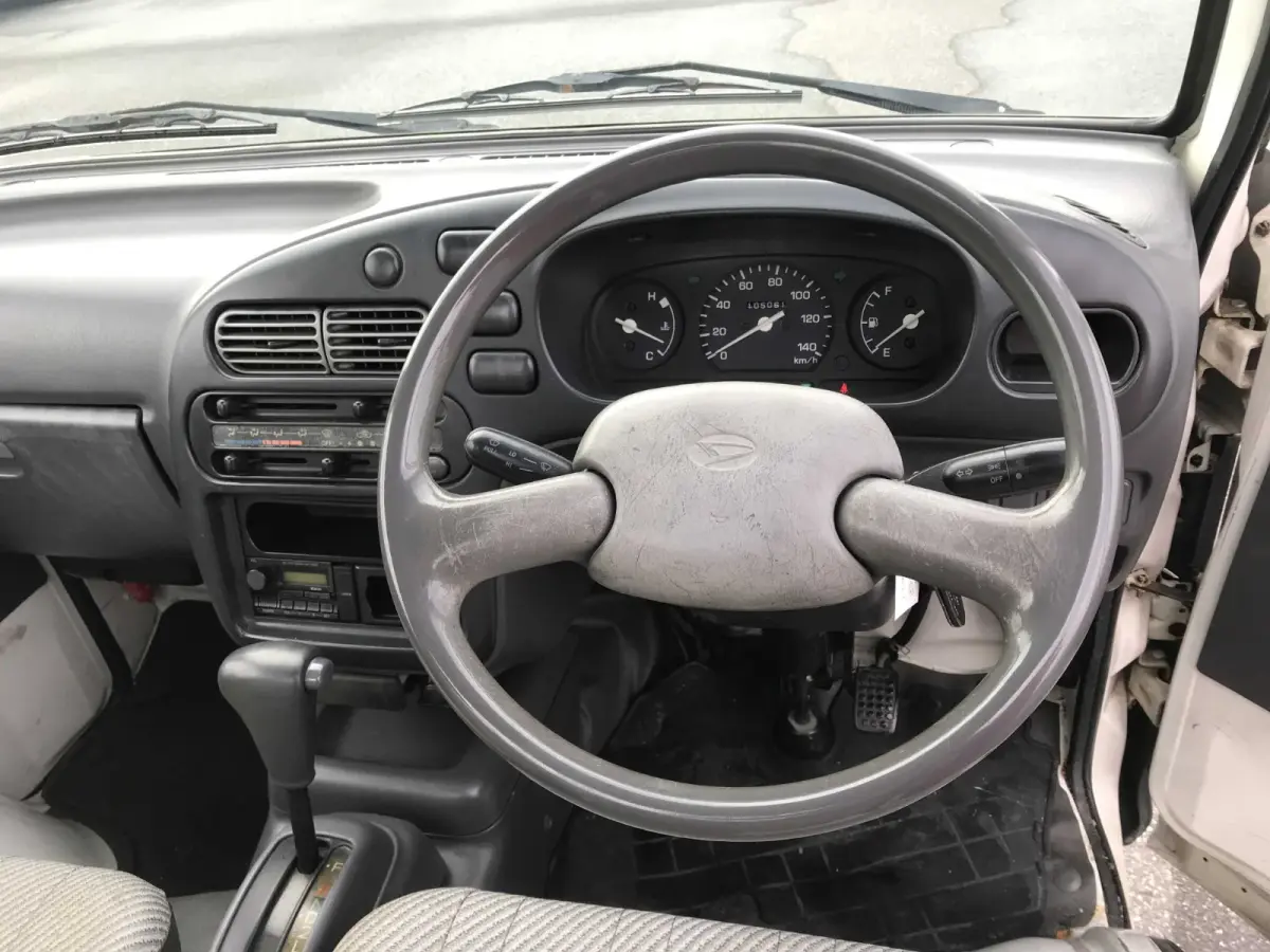 1998 Daihatsu Hijet, 2WD and AC + Automatic, a Kei Truck, for sale at Sunshine Imports in Austin, TX (photo 7 of 11)