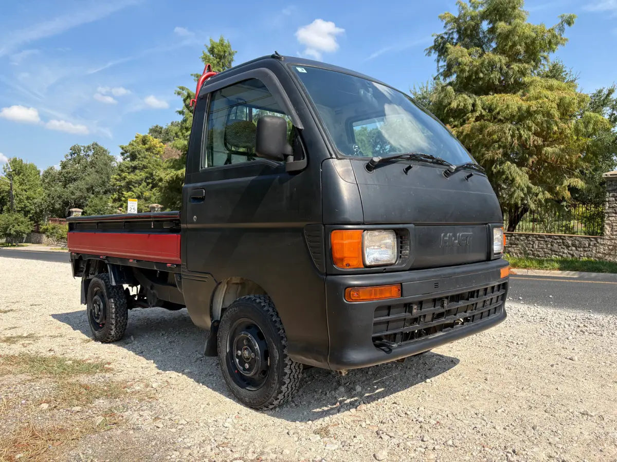 1998 Daihatsu Hijet, 4WD + AC, a Kei Truck, for sale at Sunshine Imports in Austin, TX (photo 1 of 12)