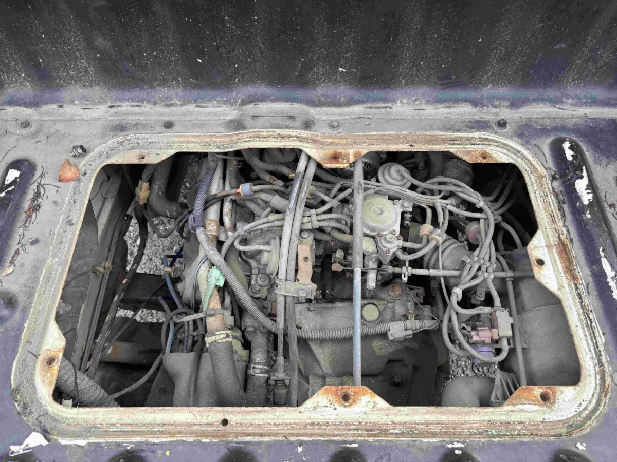 1998 Daihatsu Hijet, 4WD + AC, a Kei Truck, for sale at Sunshine Imports in Austin, TX (photo 11 of 12)