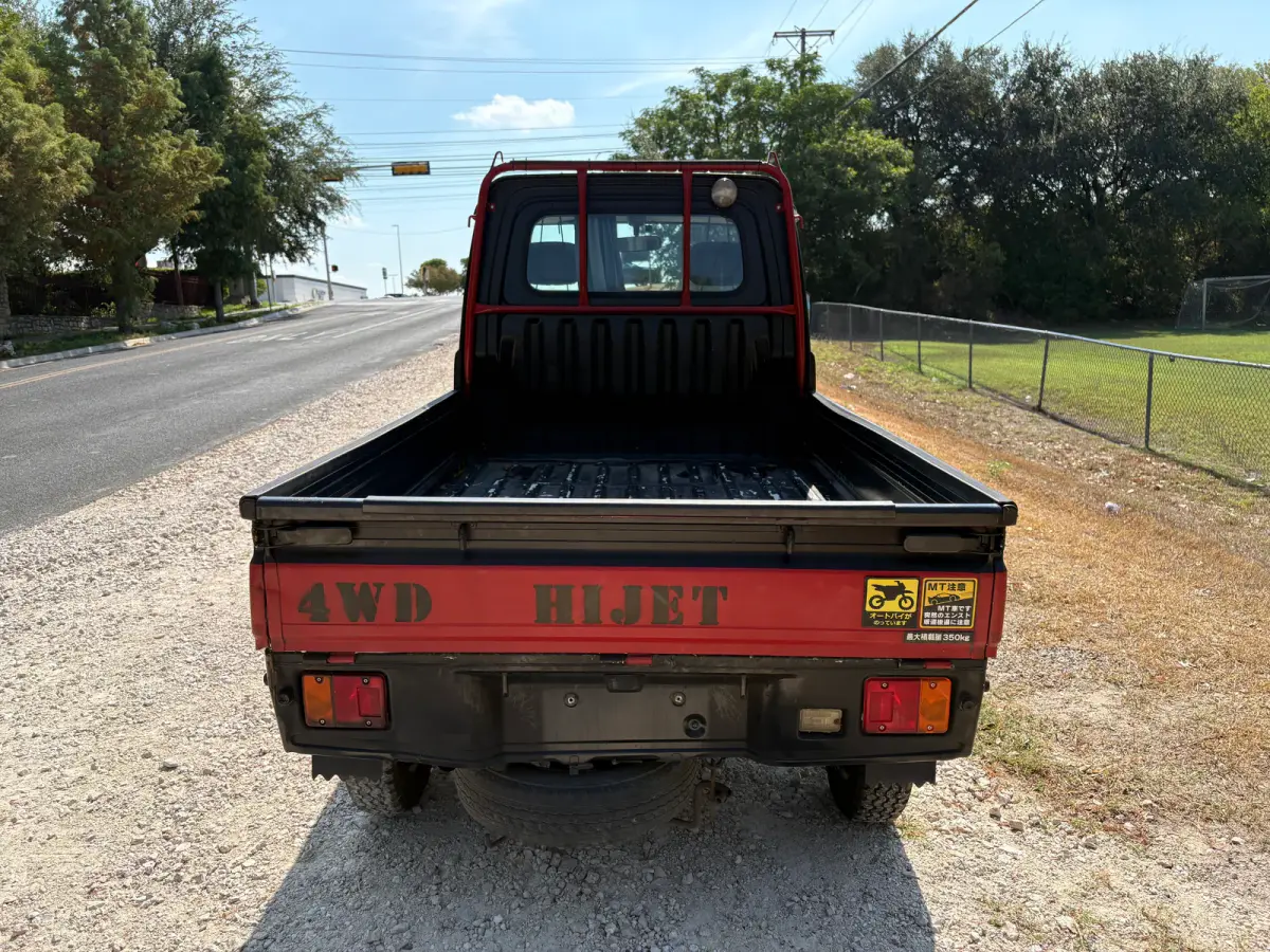 1998 Daihatsu Hijet, 4WD + AC, a Kei Truck, for sale at Sunshine Imports in Austin, TX (photo 5 of 12)