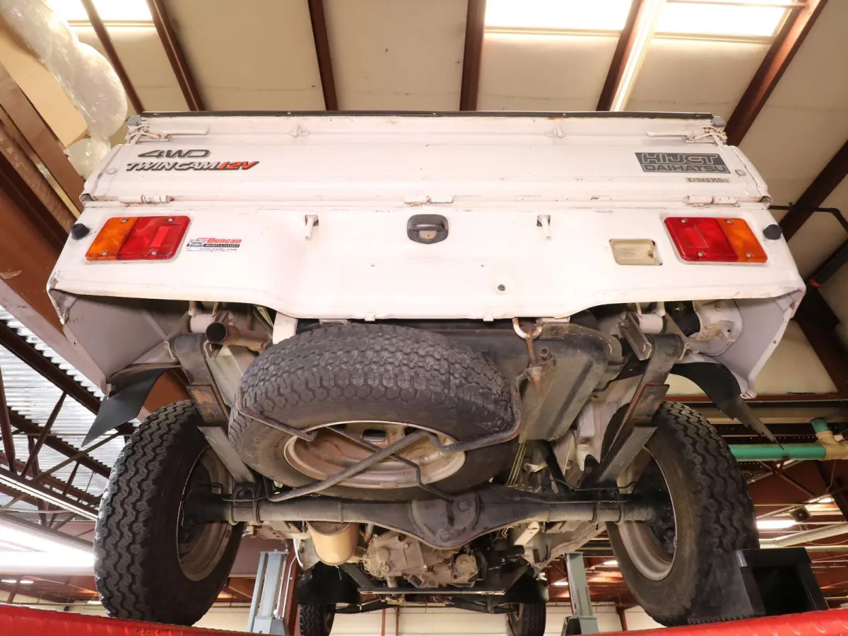1998 Daihatsu Hijet High Roof, a white Kei Truck, for sale at Duncan Imports & Classic Cars in Christiansburg, VA (photo 31 of 50)