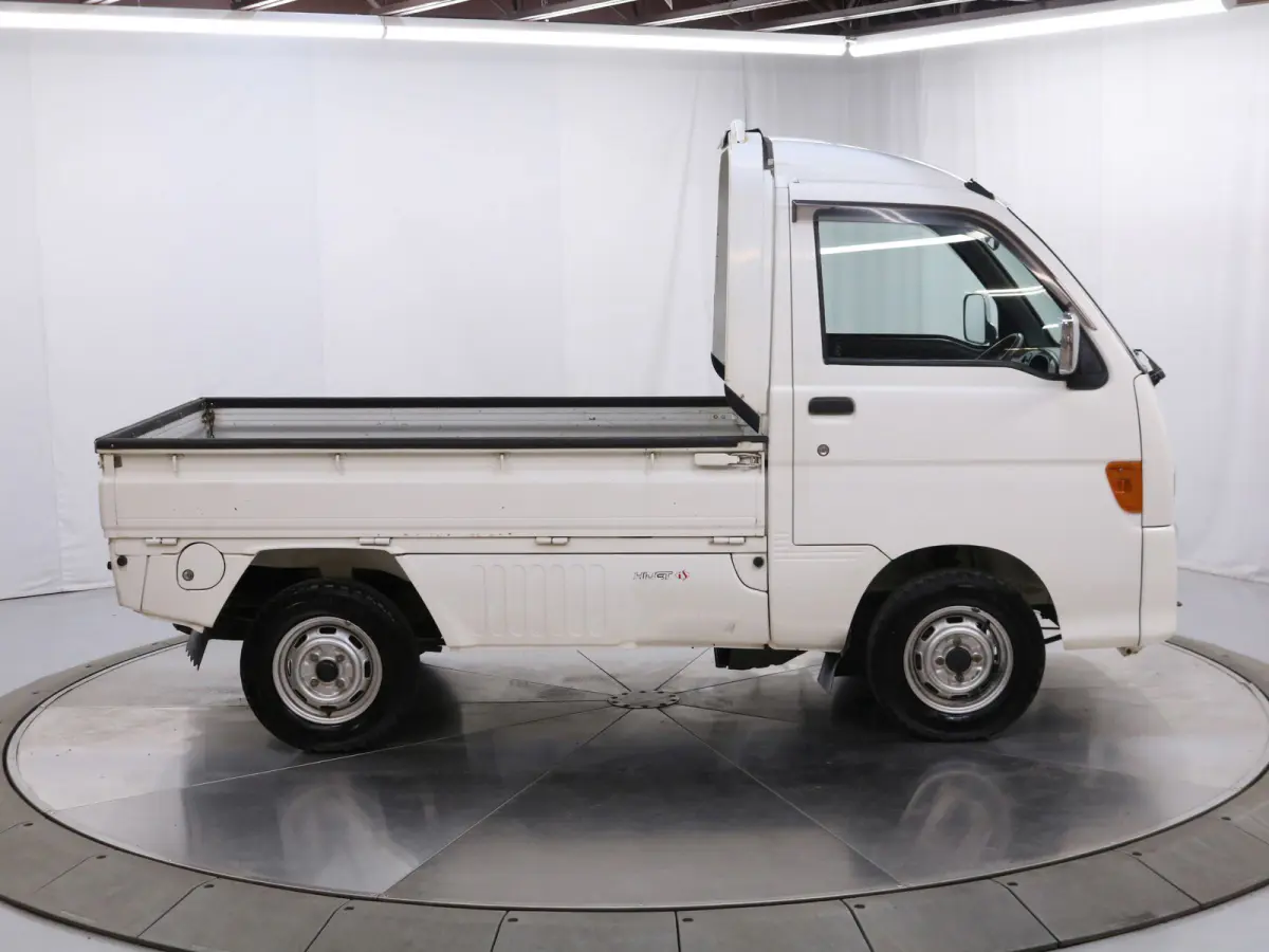 1998 Daihatsu Hijet High Roof, a white Kei Truck, for sale at Duncan Imports & Classic Cars in Christiansburg, VA (photo 7 of 50)