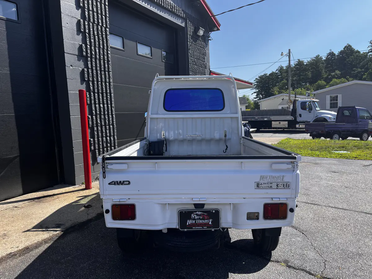 1998 Daihatsu Hijet, a Kei Truck, for sale at Northeast Auto Imports in Hudson, NH (photo 11 of 33)