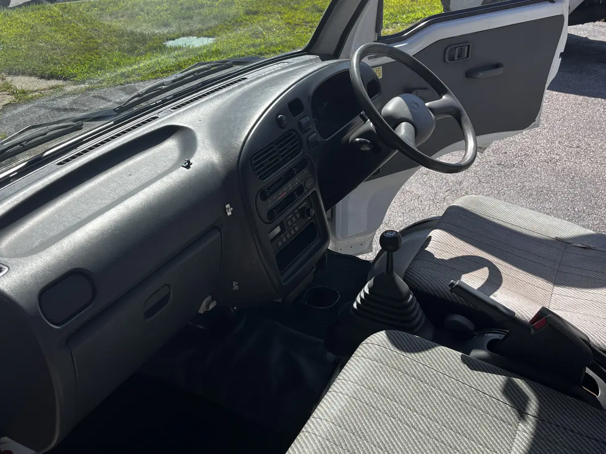 1998 Daihatsu Hijet, a Kei Truck, for sale at Northeast Auto Imports in Hudson, NH (photo 18 of 33)