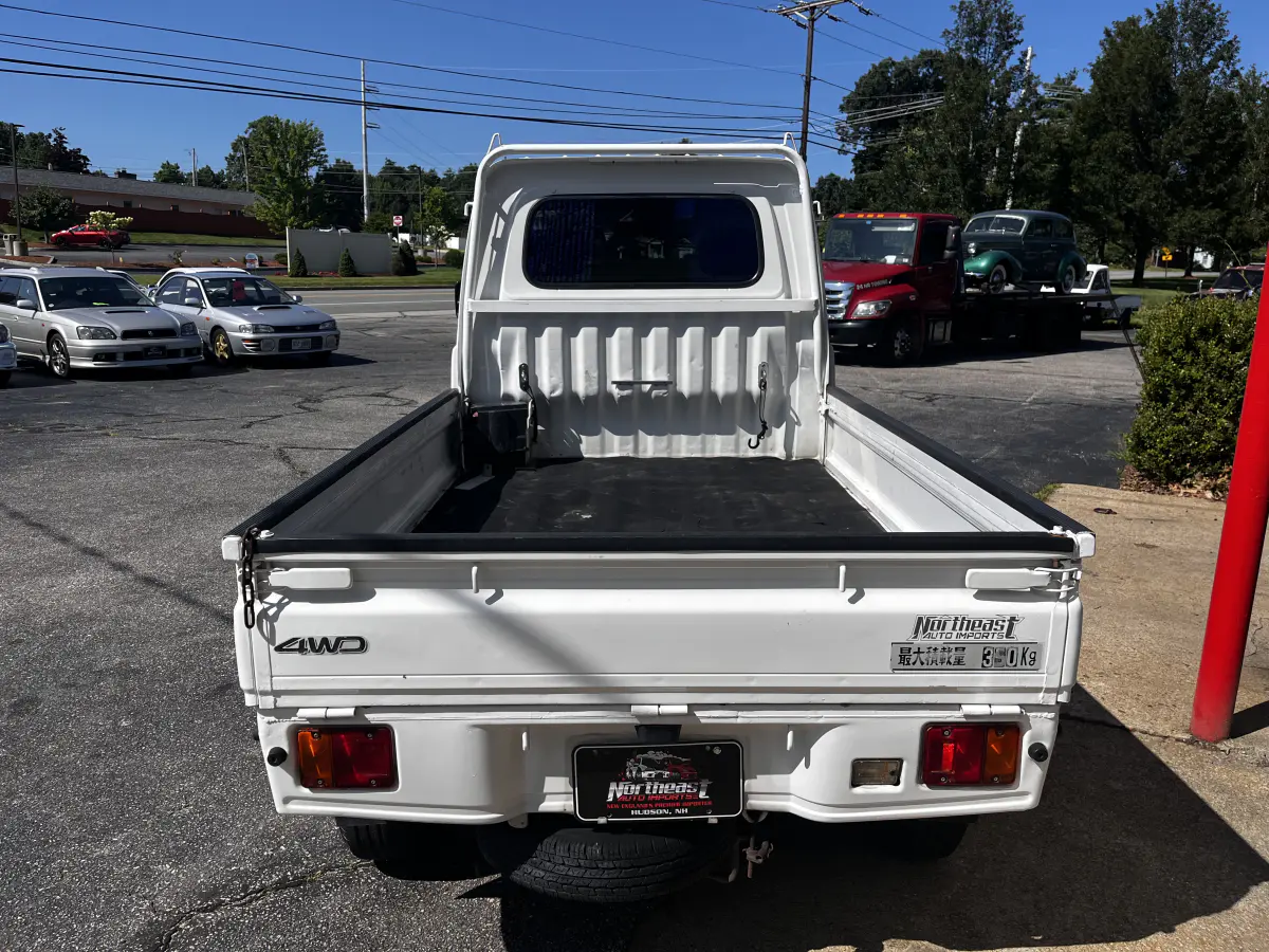 1998 Daihatsu Hijet, a Kei Truck, for sale at Northeast Auto Imports in Hudson, NH (photo 6 of 33)