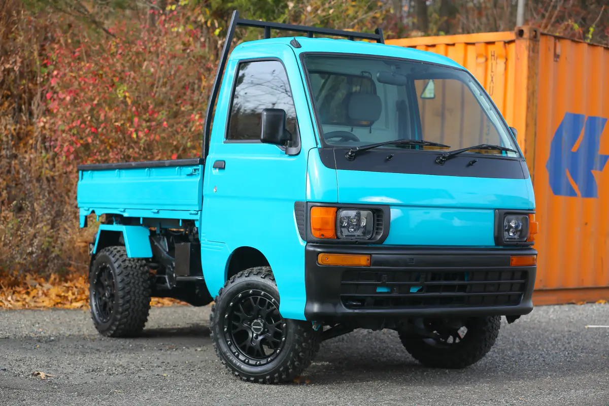 1998 Daihatsu Hijet Scissor Dump, a Kei Truck, for sale at Street Legal Mini Trucks in Philadelphia, PA (photo 10 of 12)
