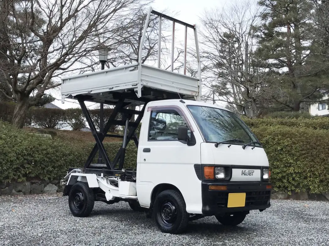 1998 Daihatsu Hijet Scissor Dump, a Kei Truck, for sale at Street Legal Mini Trucks in Philadelphia, PA (photo 2 of 12)