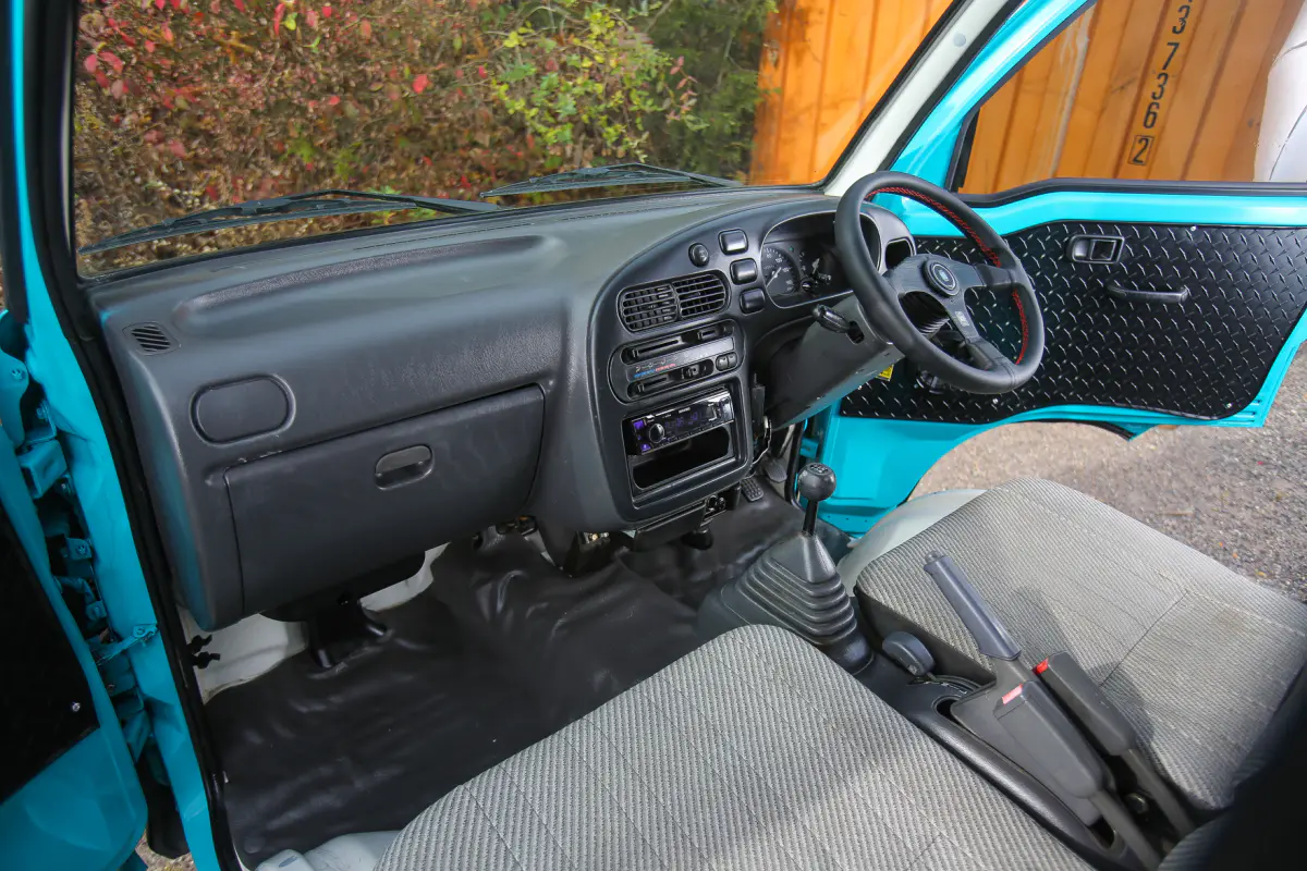 1998 Daihatsu Hijet Scissor Dump, a Kei Truck, for sale at Street Legal Mini Trucks in Philadelphia, PA (photo 6 of 12)
