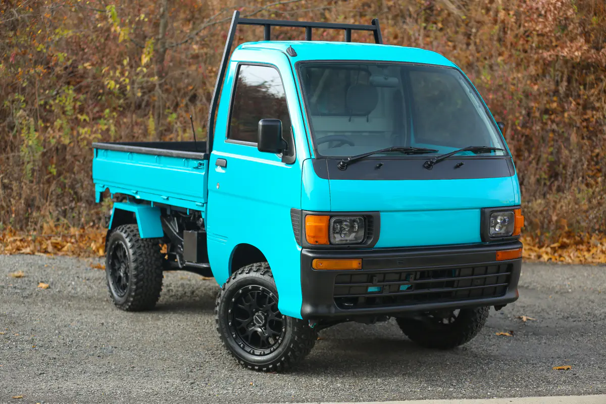 1998 Daihatsu Hijet Scissor Dump, a Kei Truck, for sale at Street Legal Mini Trucks in Philadelphia, PA (photo 7 of 12)
