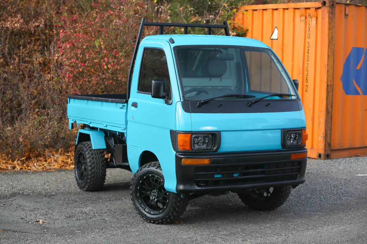 1998 Daihatsu Hijet Scissor Dump, a Kei Truck, for sale at Street Legal Mini Trucks in Philadelphia, PA (photo 8 of 12)