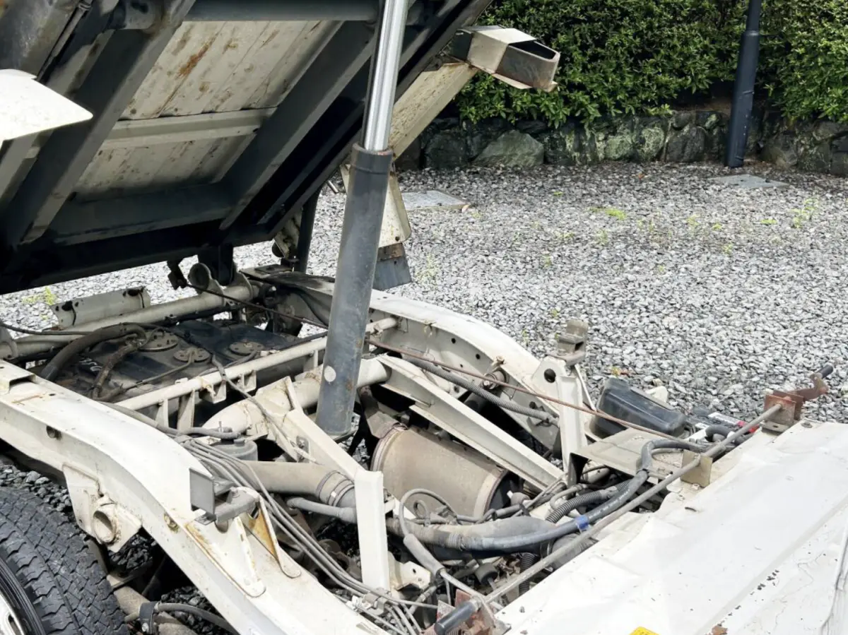 1998 Daihatsu Hijet Scissor Dump, a Kei Truck, for sale at Street Legal Mini Trucks in Philadelphia, PA (photo 10 of 10)