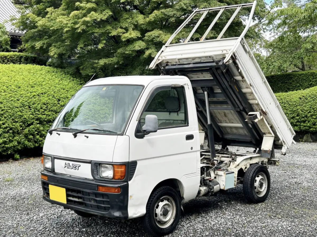1998 Daihatsu Hijet Scissor Dump, a Kei Truck, for sale at Street Legal Mini Trucks in Philadelphia, PA (photo 8 of 10)