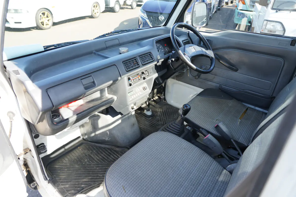 1998 Honda Acty, a Kei Truck, for sale at Northeast Auto Imports in Hudson, NH (photo 13 of 20)