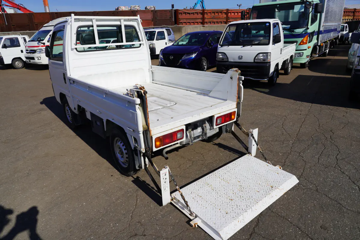 1998 Honda Acty, a Kei Truck, for sale at Northeast Auto Imports in Hudson, NH (photo 19 of 20)