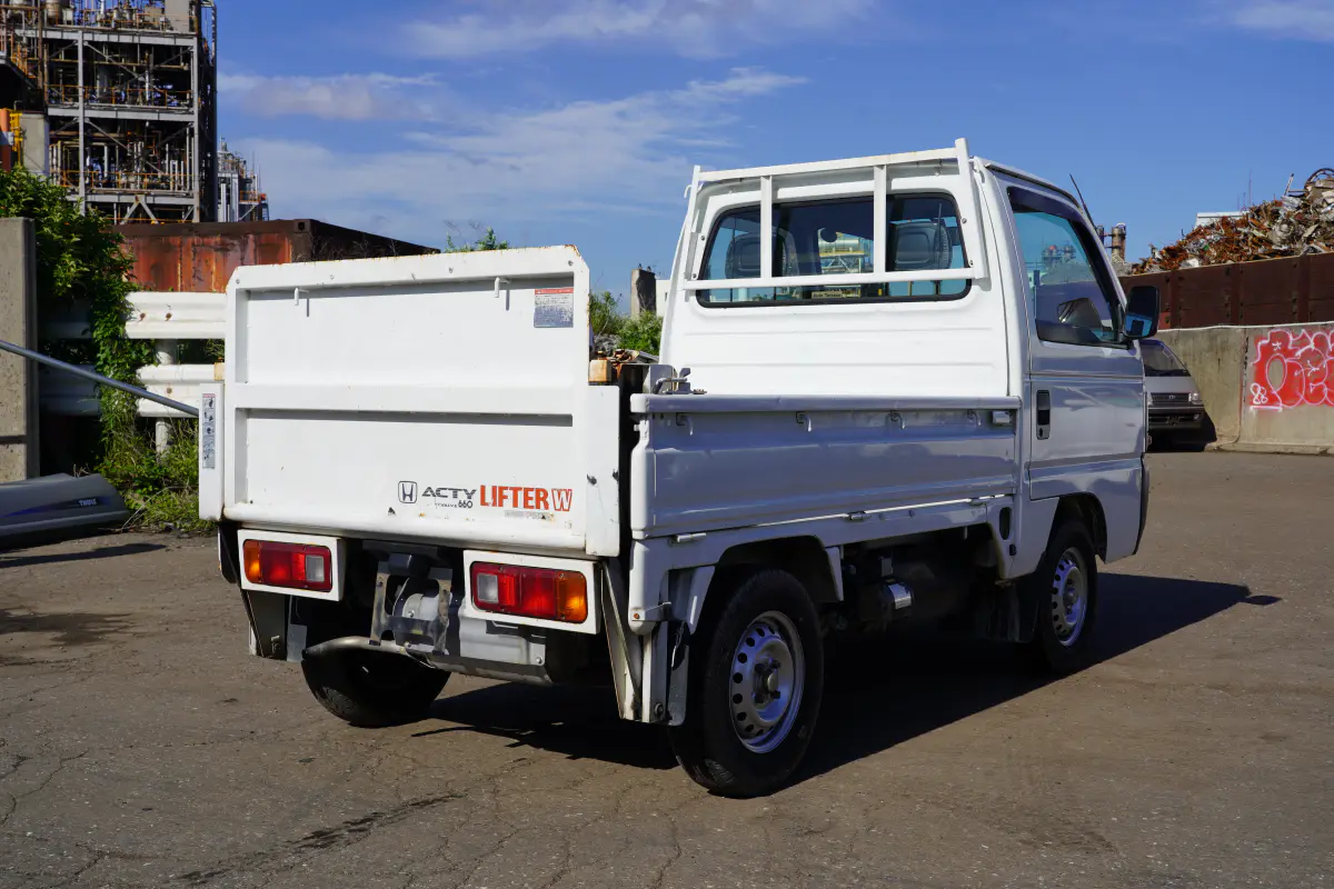 1998 Honda Acty, a Kei Truck, for sale at Northeast Auto Imports in Hudson, NH (photo 5 of 20)