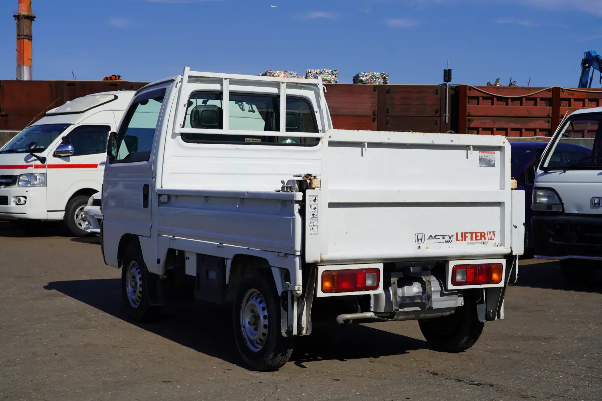 1998 Honda Acty, a Kei Truck, for sale at Northeast Auto Imports in Hudson, NH (photo 7 of 20)